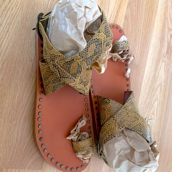 Beek Hawk Sandal in Tan Snake Sz 8 - Picture 9 of 11